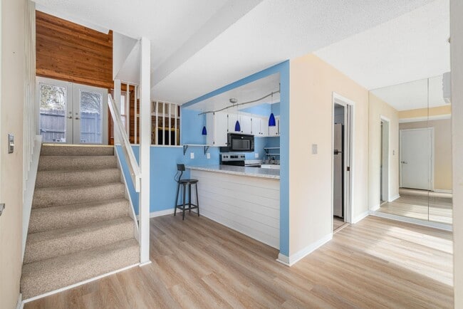 Photo - 115 Beechnut St