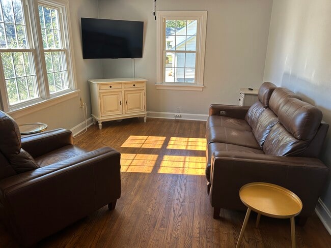 Photo - 237 N 2nd St