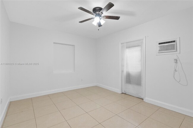 Photo - 1050 SW 28th St Unidad 4