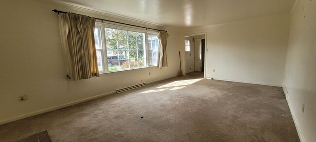 Building Photo - 4 bedroom 1.5 Bathroom home in Leola