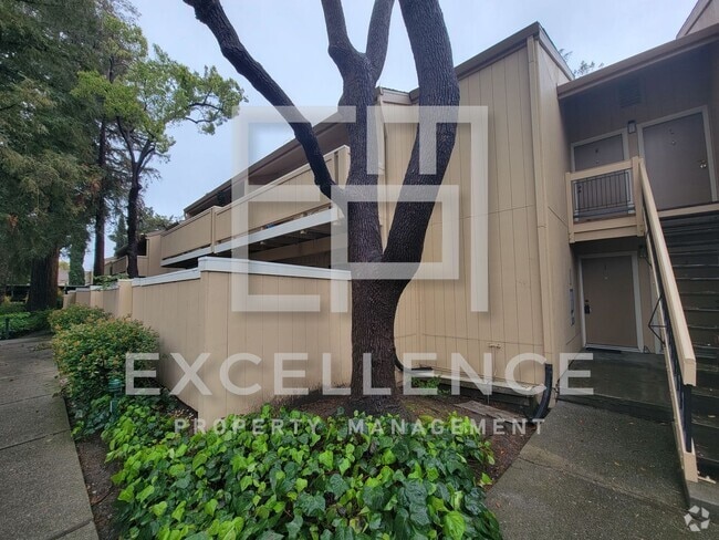Building Photo - 2/1 With Private Patio, AC, Updated Kitche... Rental