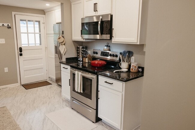 Photo - 442 Aqueduct St