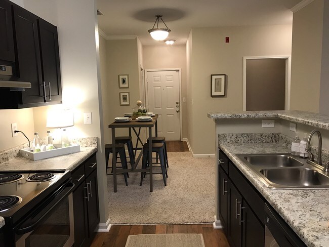 Photo - Heritage Lake Apartments