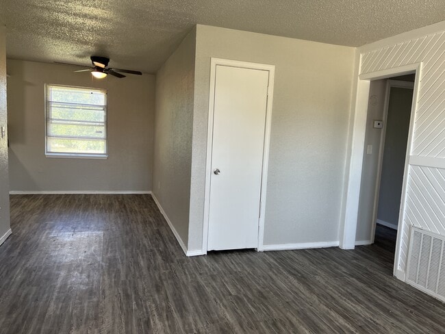 Photo - 605 SE 72nd St