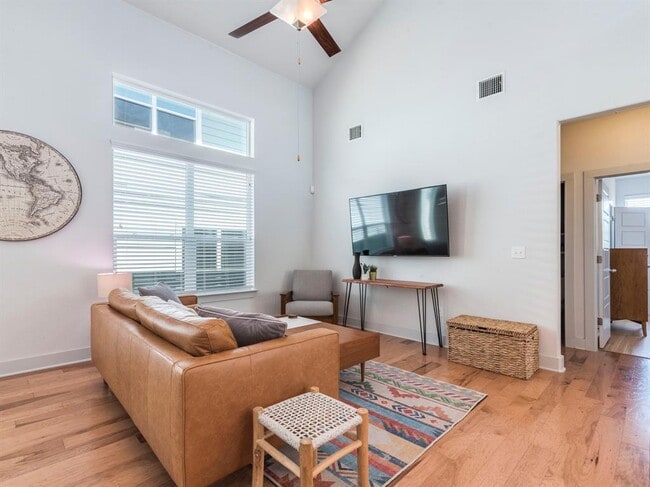 Photo - 2315 Capulet St