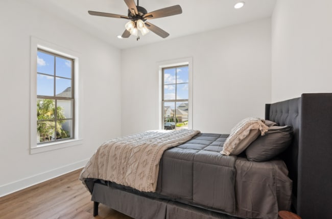 Photo - FOR LEASE IN SUGAR MILL POND!