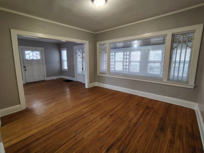 Photo - 1295 N Main St