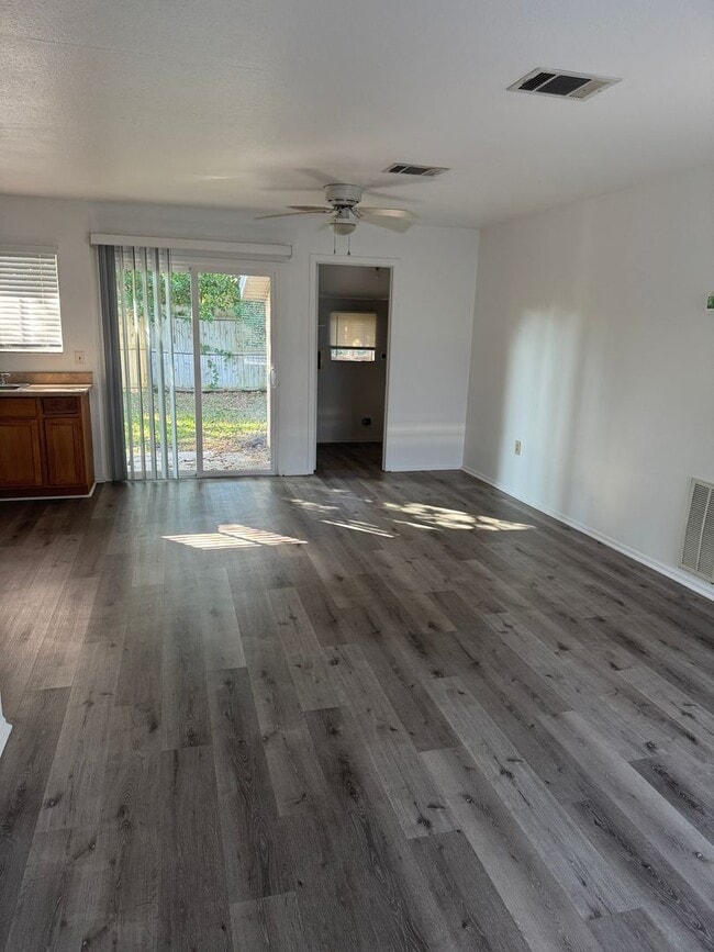 Photo - Stylish 2BR Cocoa Rental with Open Layout ...