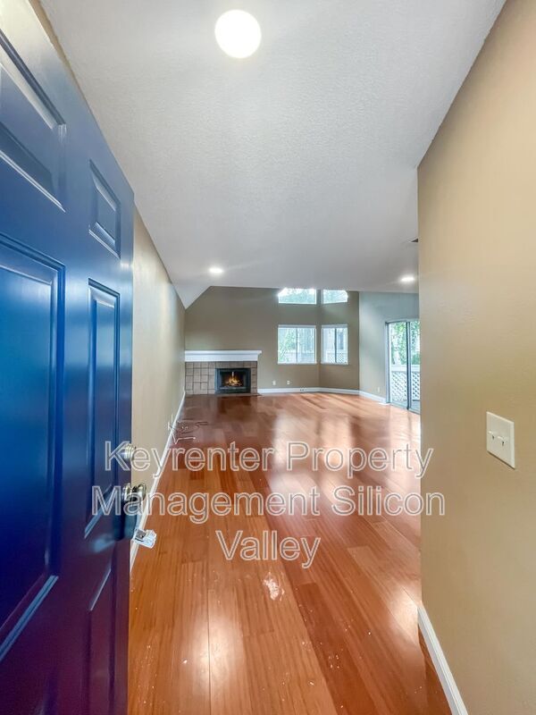 Photo - 4870 Lakebird Pl