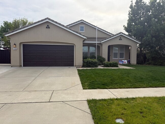 Building Photo - For Rent – Single-Story Home with Den + Large Backyard in Plumas Lake