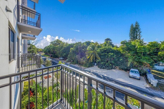 Photo - 20 NE 19th Ave Unit 212