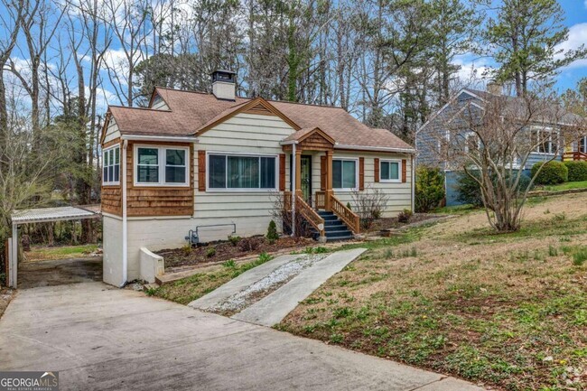 Building Photo - 1747 Parkhill Dr Rental
