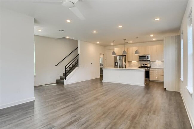 Photo - 2624 Metcalfe Rd