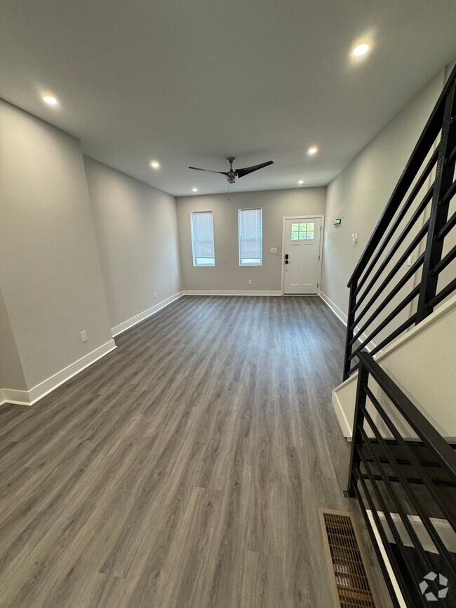 Building Photo - 2467 Amber St Rental