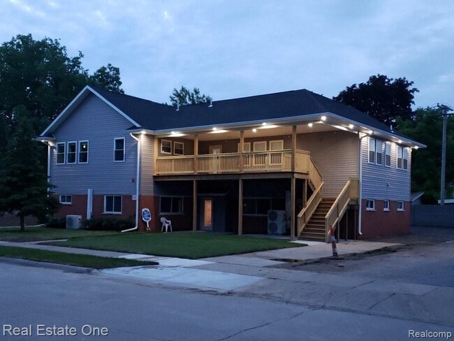 Building Photo - 314 Mary Ave