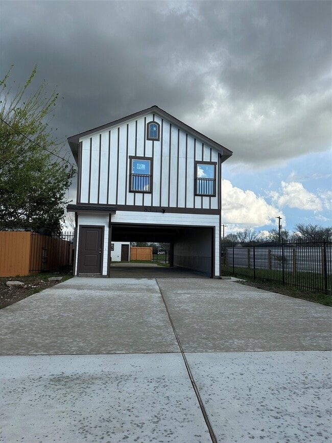 Photo - 8321 Coma St