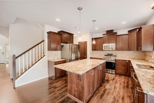 Photo - Amazing 4bed/2.5bath with Den in Kent, WA!