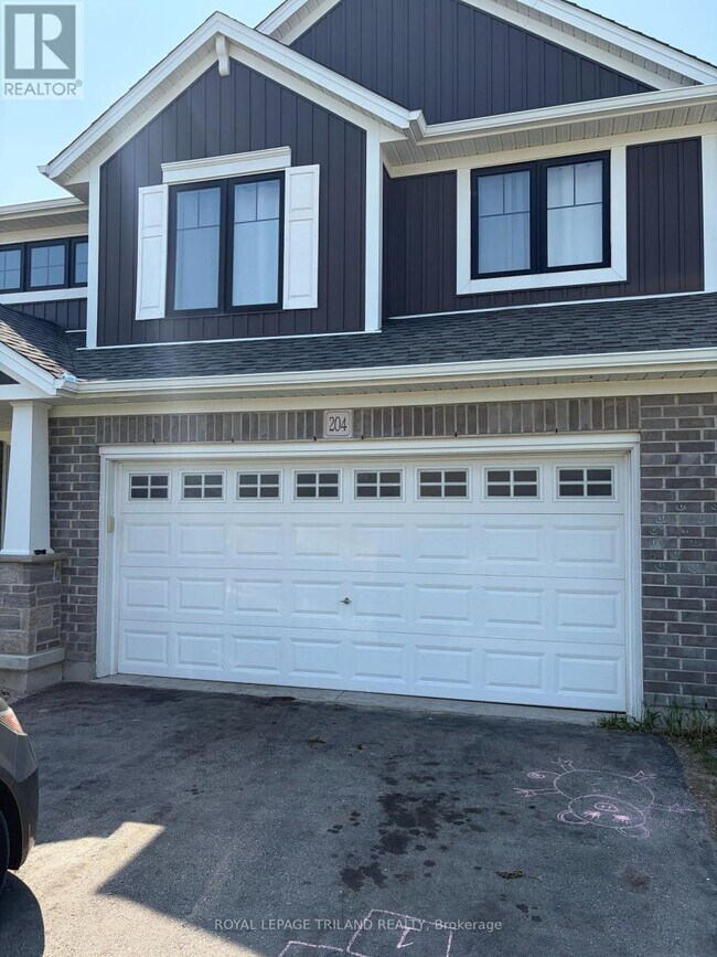 Photo - 204 Peach Tree Blvd