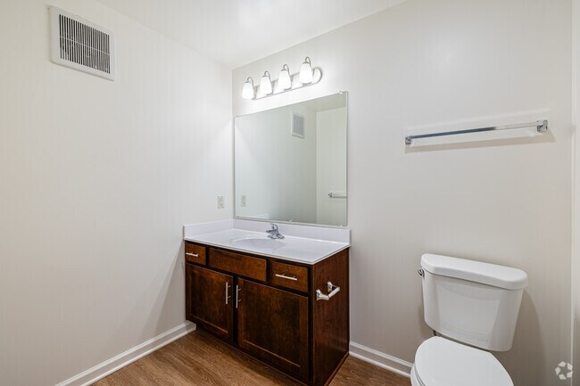 3BR, 2BA - 1,265SF - Second Bathroom