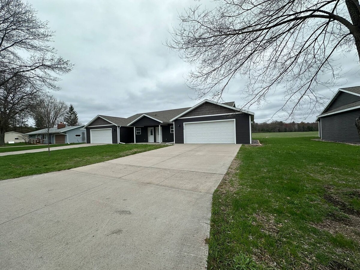 2 Bedroom Duplex - 2 Bedroom Duplex Townhome