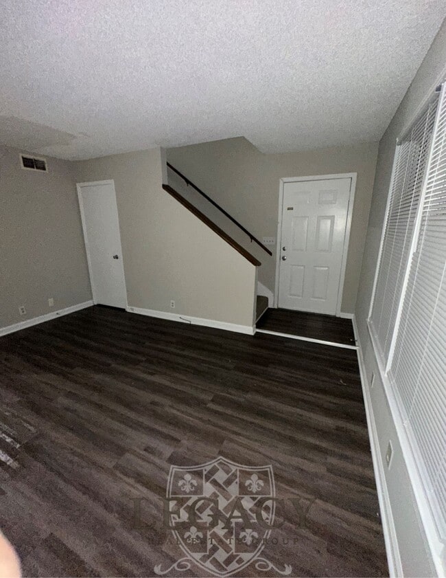 Photo - 748 Holder Dr