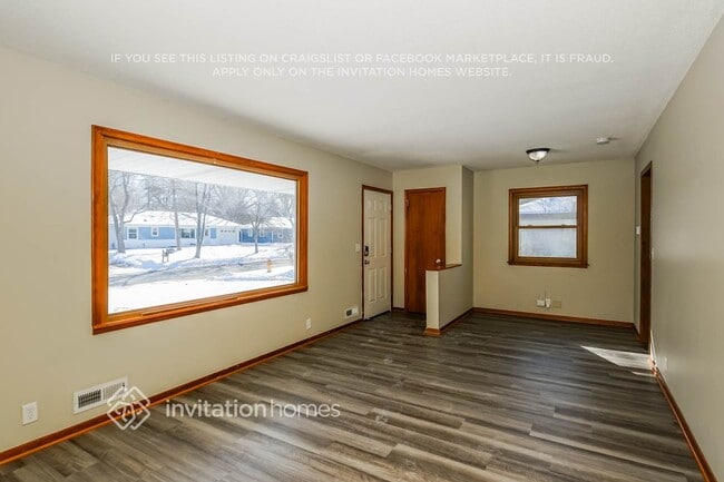 11418 Wren St NW