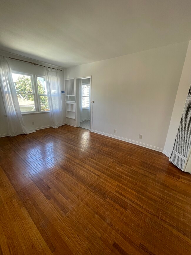 Unit E - 830 20th St