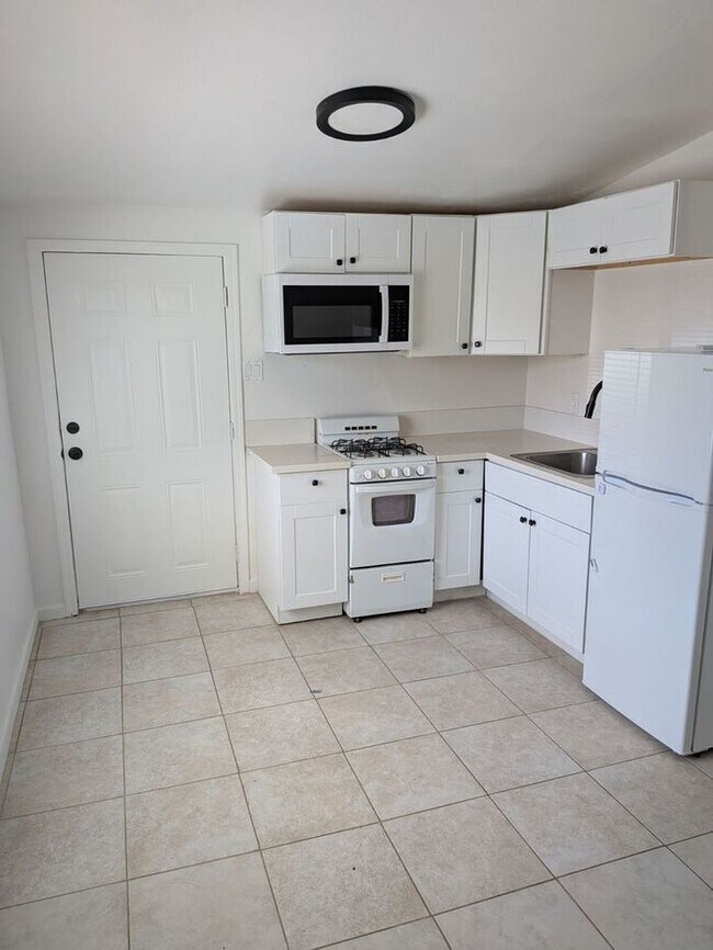 Photo - 648 N Desert Ave
