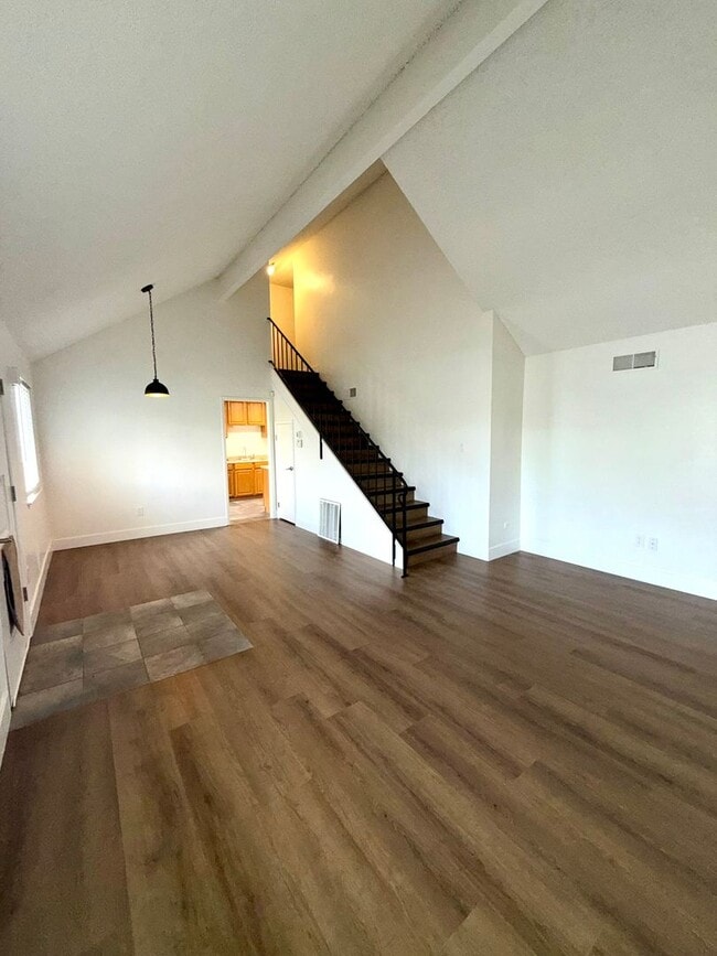 Photo - 1643 York Wy