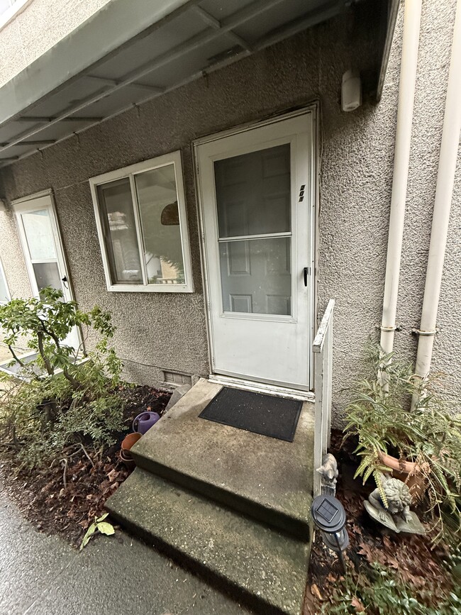 entry way - 2239 Yale Ave E Apartamentos Unidad 201