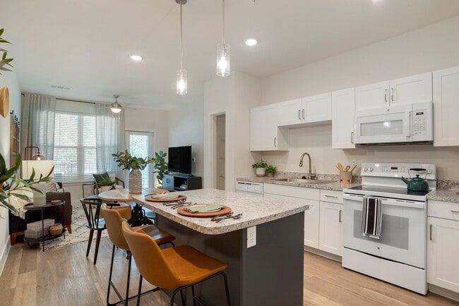 The Mason at Fremaux Park Apartments