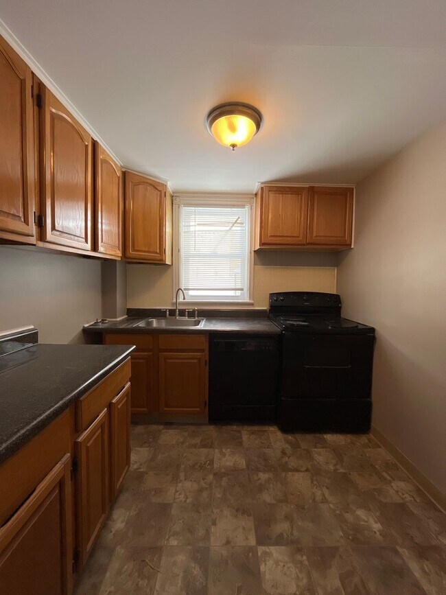 Photo - 2280 Main St Unit 3