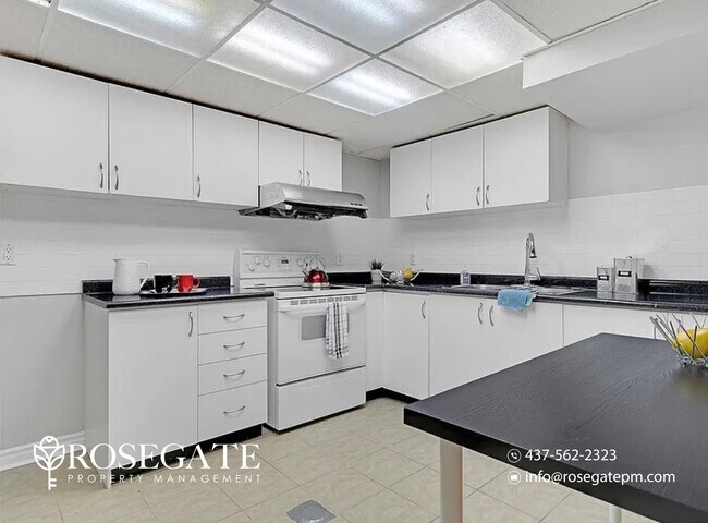 Photo - All-Inclusive 1-Bedroom + Den Basement Apartment with Internet – Pickering Unité 2