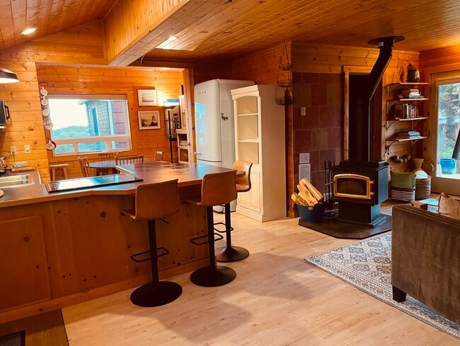 Photo - 4780 Pacific Ave NW