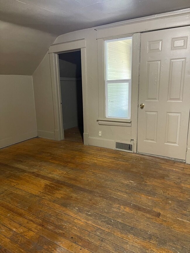 Photo - 5028 N Nelson St Unit 3