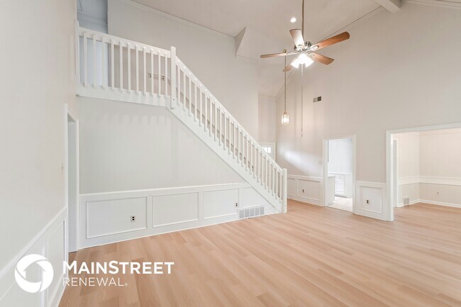 Photo - 301 Locust Grove Dr