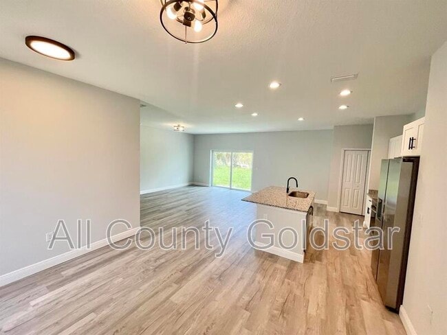 Photo - 7137 Benson St