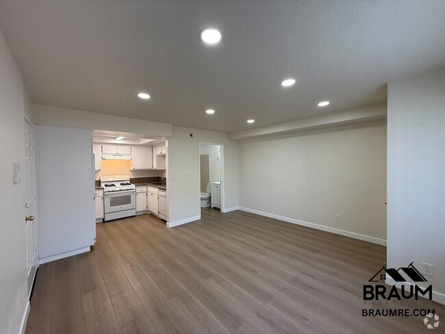 Building Photo - 5245 Riverton Ave Rental