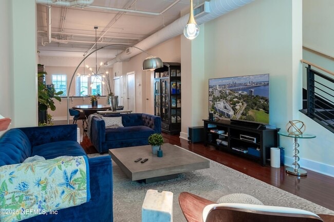 Photo - 1661 Riverside Ave