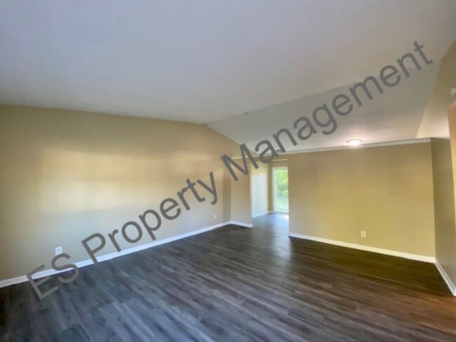 Photo - 3 Bedroom 1 Bathroom Ranch Style Home in Perry Township!