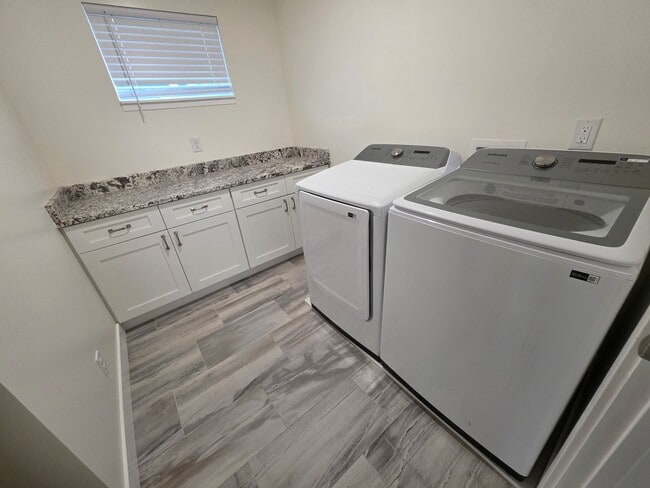 Photo - 6662 Highland Dr Unit B