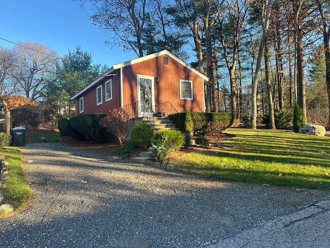 Building Photo - Single family rental near Lake Maspenock Unit 5