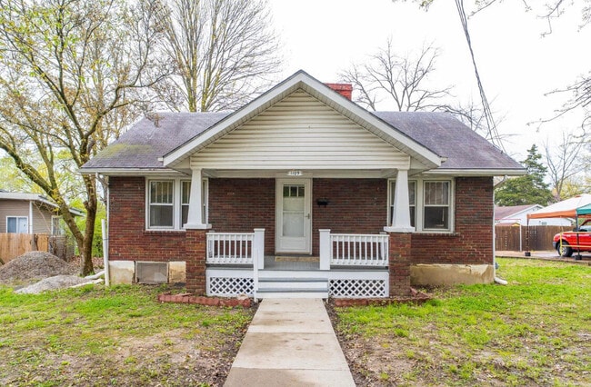 Building Photo - 1109 Sunset Ln