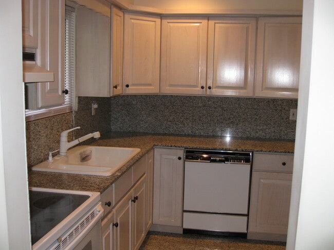 Photo - 42 Maple St