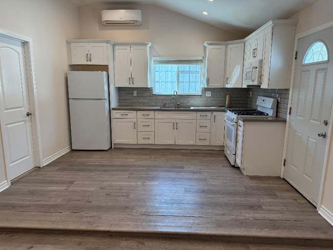 Building Photo - 22850 Erwin St