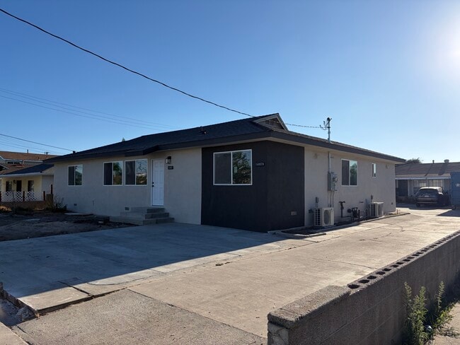 Building Photo - 14807 Eastwood Ave Unit 14807 Eastwood Ave