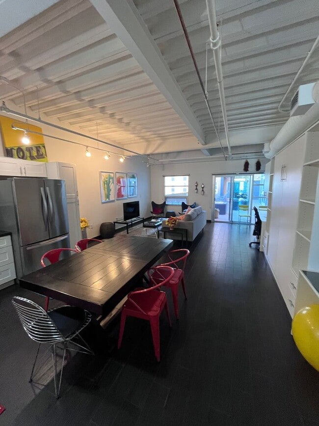 Photo - WOWZER Beautiful 1 bedroom Condo