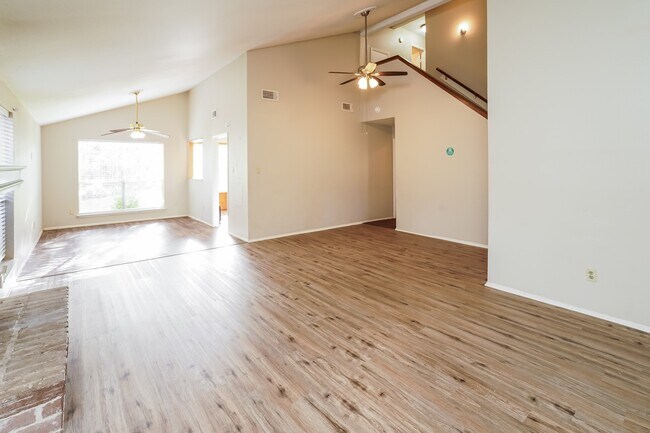 Photo - 19834 Packwood Dr