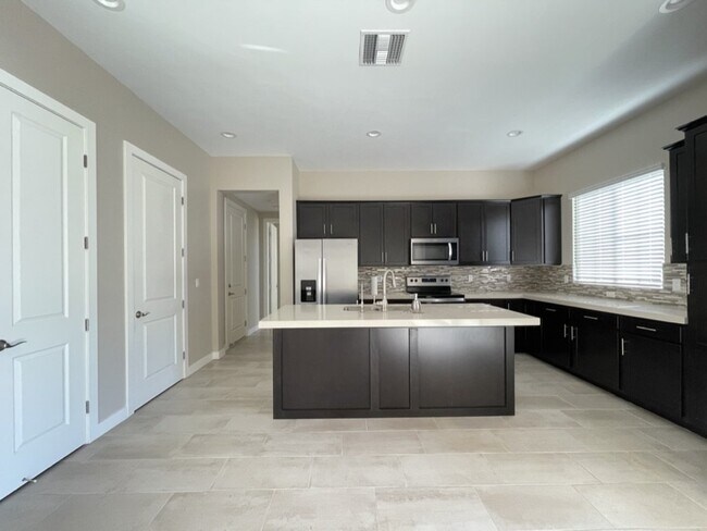 Photo - Huge Townhouse In Laughlin Ranch The Pinna...