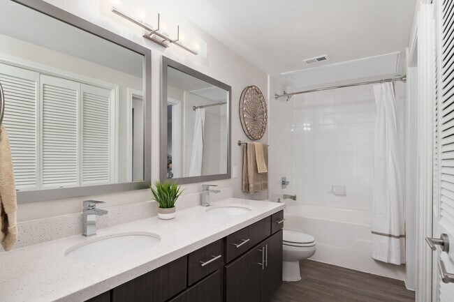 Baño - The Lodge at Lakeline Village